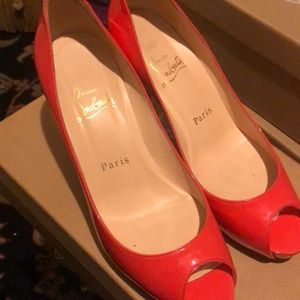 Authentic size 7 with box